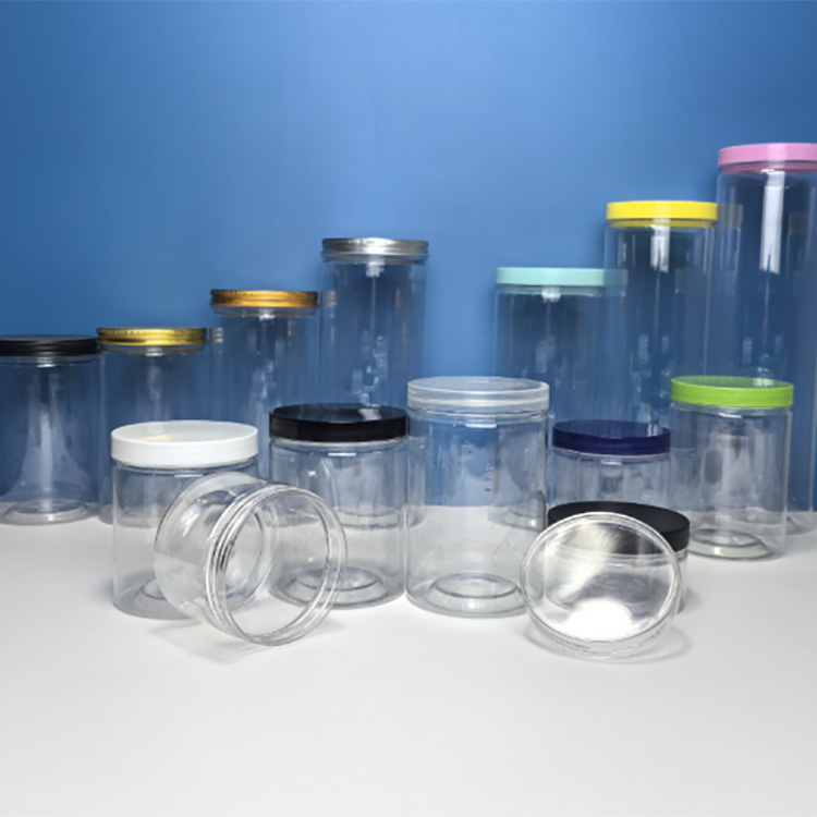 Läbipaistev plastpurk